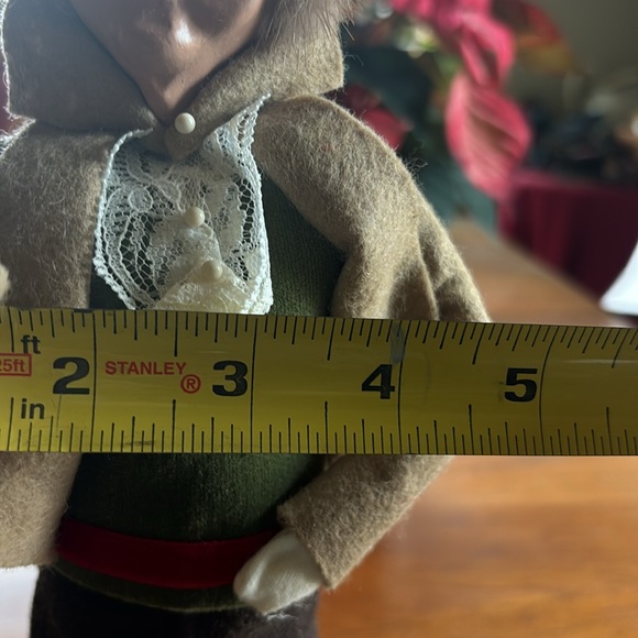 1997 Byers Choice Ltd. marked The Carolers 12” male figure in Victorian attire - Picture 8 of 8